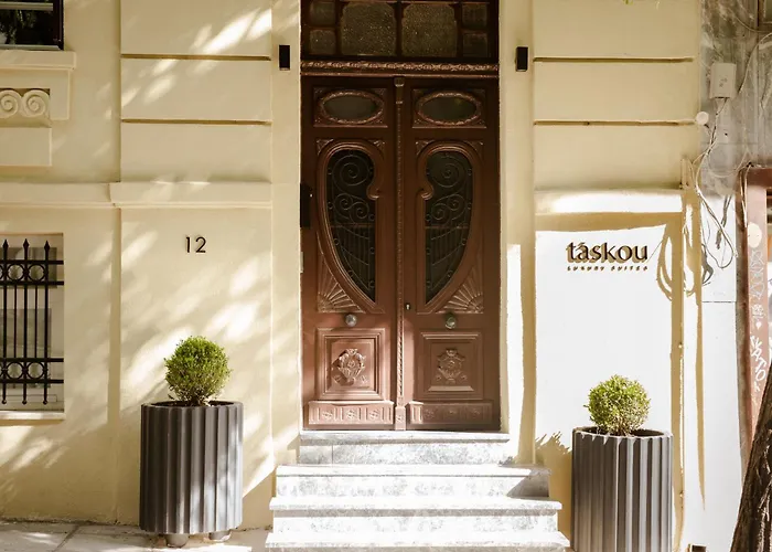 Taskou Luxury Suites